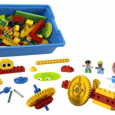   LEGO     (5+)